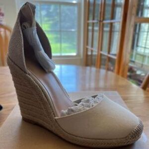 Jenala Linen Wedges